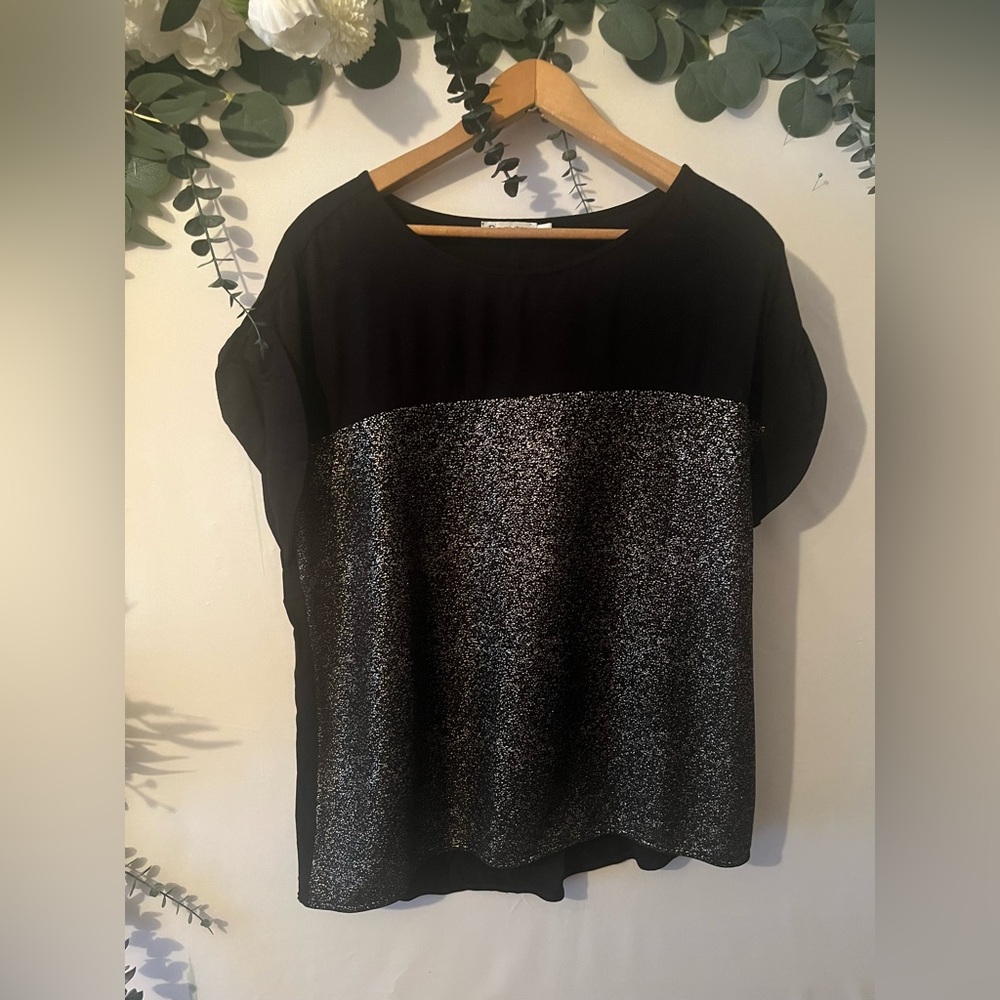 Ricki's Black and Gold Short Sleeve Top